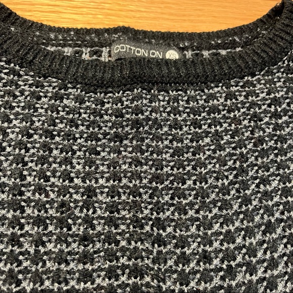 🖤 black holey sweater 🖤 - Picture 3 of 4